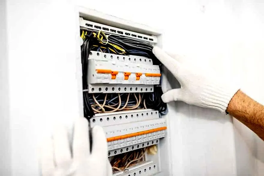 Montaż rozdzielni elektrycznych