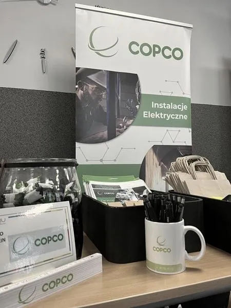 Zarobki pomocnika elektryka